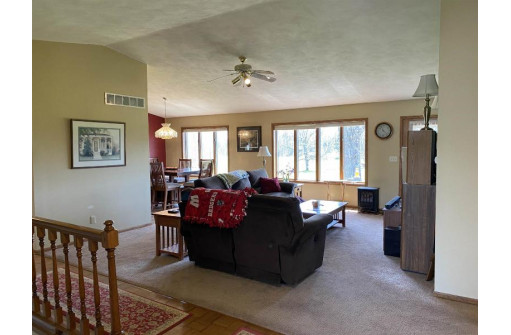 N8279 Schoenfeld Rd, Beaver Dam, WI 53916-9016