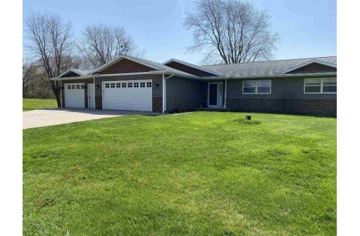 N8279 Schoenfeld Rd, Beaver Dam, WI 53916-9016