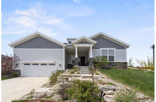 304 S Longfield Dr, Sun Prairie, WI 53590