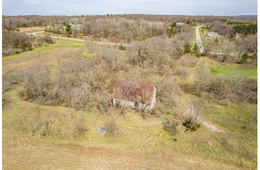 S3479 Fox Hill Rd, Baraboo, WI 53913