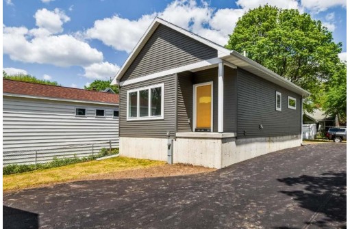 2621 Moland St, Madison, WI 53704