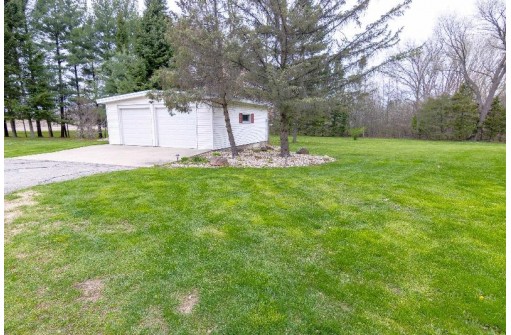 13 E Deer Run Park Rd, Edgerton, WI 53534