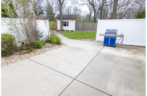 13 E Deer Run Park Rd, Edgerton, WI 53534