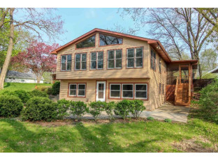 W9466 Beach Ct Cambridge, WI 53523