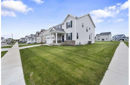 2593 Bellflower Ln, Sun Prairie, WI 53590