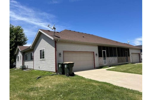 227 Tall Grass Tr, Sun Prairie, WI 53590