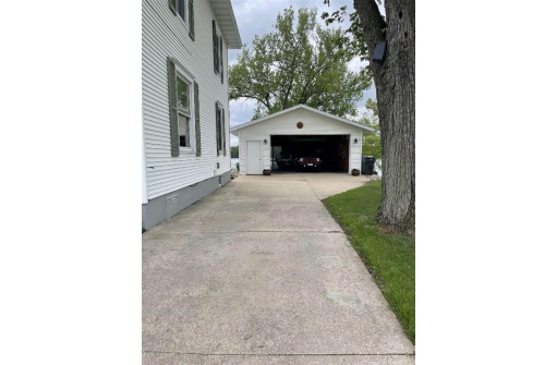 242 Lake Ave, Montello, WI 53949