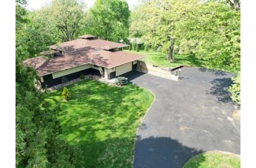 2661 E Ridge Rd, Beloit, WI 53511