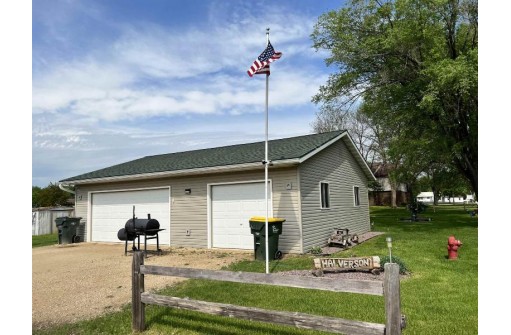 402 Dayton St, Blue River, WI 53518