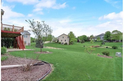 761 Maple Dr, Mount Horeb, WI 53572