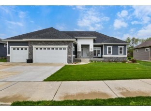 3015 Red Hawk Tr Cottage Grove, WI 53527