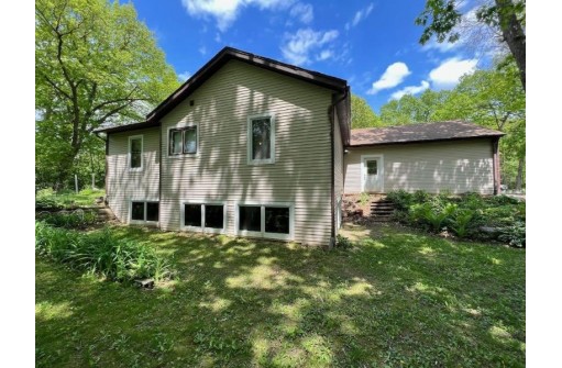 S9051 Timbercrest Tr, Prairie Du Sac, WI 53578