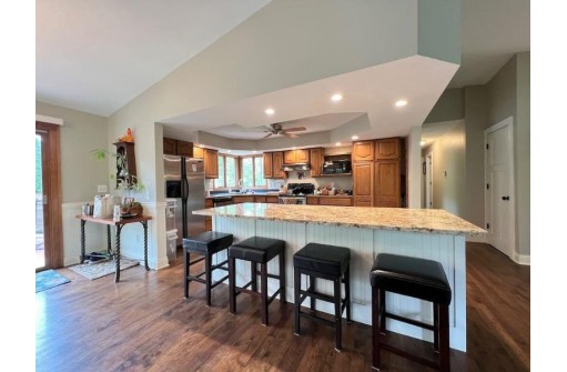 5601 Lavin Way, Waunakee, WI 53597