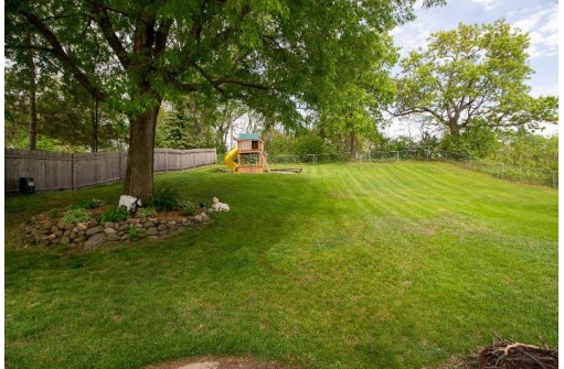 N6736 Blackhawk Rd, Portage, WI 53901