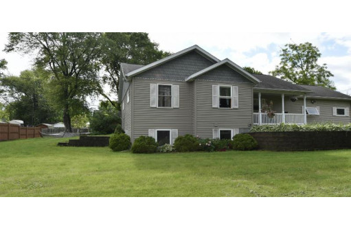 309 Lynn Ave, Baraboo, WI 53913