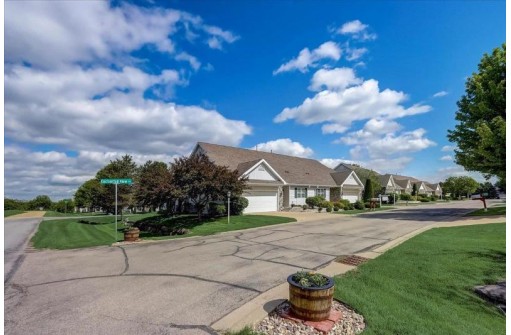 5748 Enchanted View Ln, Waunakee, WI 53597