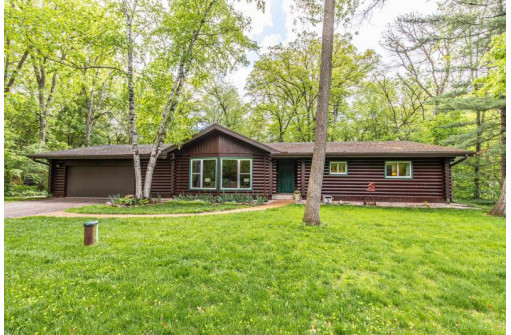 7036 Fawn Ln, Sun Prairie, WI 53590