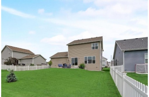 6107 Saturn Dr, Madison, WI 53718