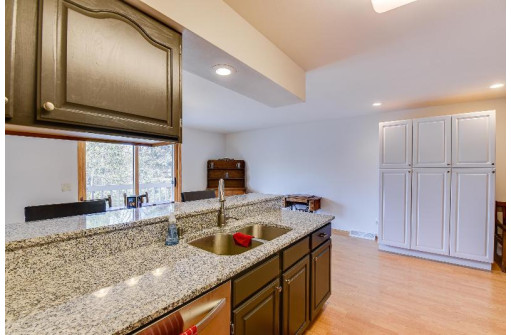 6904 Tottenham Rd, Madison, WI 53711