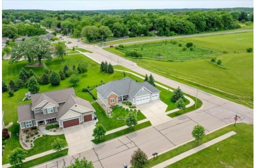 4 Savannah Pky, Deerfield, WI 53531