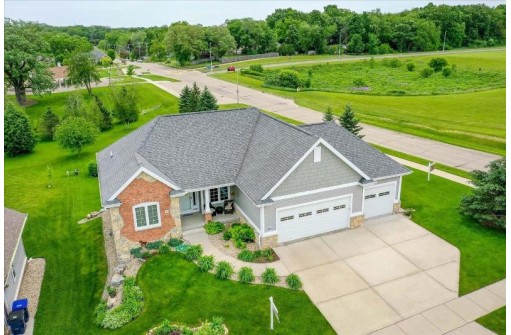 4 Savannah Pky, Deerfield, WI 53531