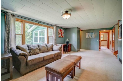 2201 Monterey Dr, Madison, WI 53704