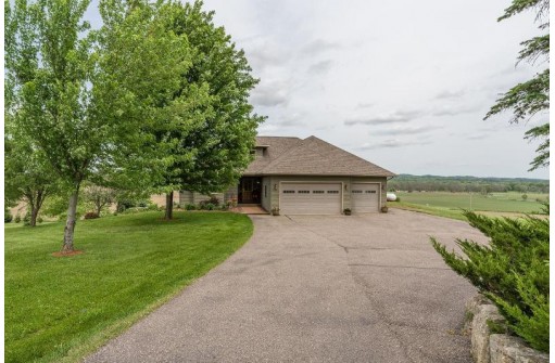 E5268 Old Ironton Rd, Reedsburg, WI 53959