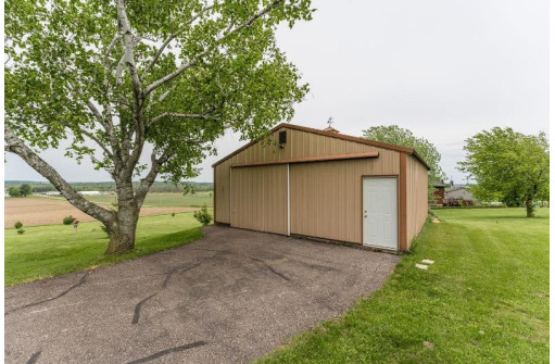 E5268 Old Ironton Rd, Reedsburg, WI 53959