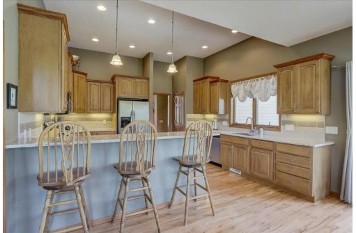 6572 Kimberly Way, DeForest, WI 53532