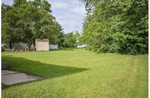 137 N Waveland Rd, Janesville, WI 53548