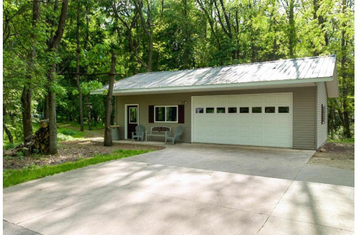 W2209 Princeton Rd, Green Lake, WI 54941