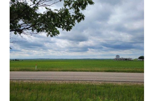 N3905 Davis Dr, Montello, WI 53949