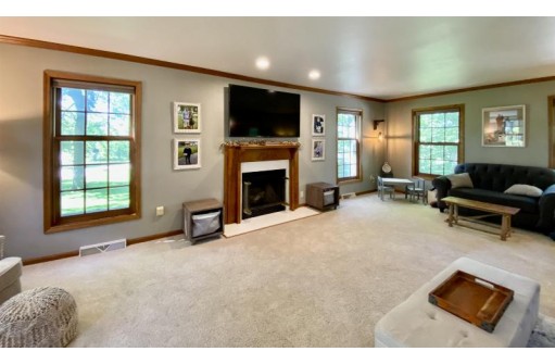 N6941 Laren Ln, Ripon, WI 54971