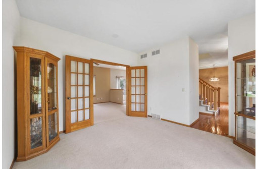 1013 Glacier Hill Dr, Madison, WI 53704