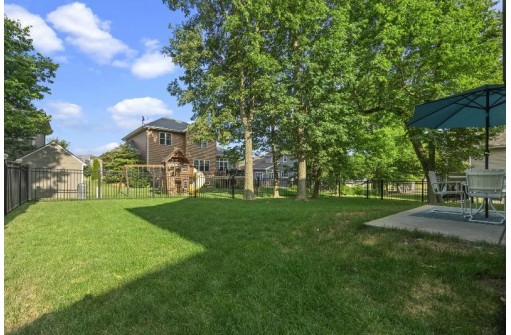 5975 Holscher Rd, McFarland, WI 53558