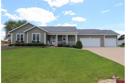 3727 Red Stone Dr, Janesville, WI 53548