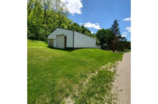 6910 Star Ln, Fennimore, WI 53809