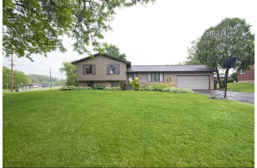 101 Minnetonka Way, Waterloo, WI 53594