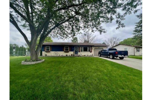 209 Vincent Cir, Beaver Dam, WI 53916