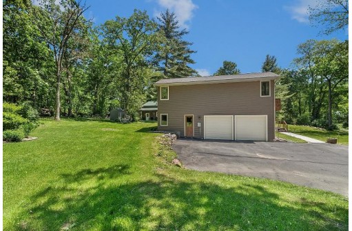 W9636 Richards Rd, Lodi, WI 53555