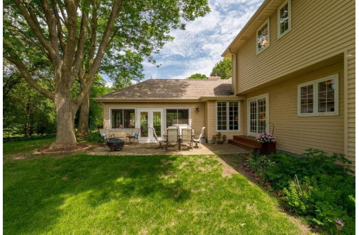 106 Horseshoe Bend, Madison, WI 53705-4214