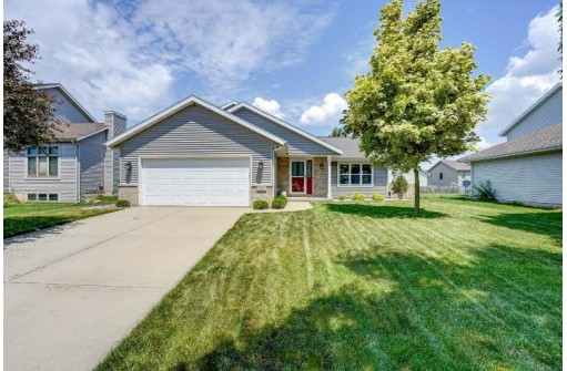 6822 Country Ln, Madison, WI 53719