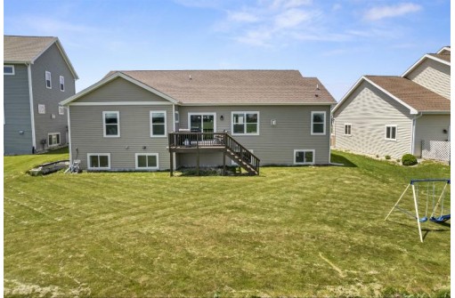 515 Big Stone Tr, Middleton, WI 53562