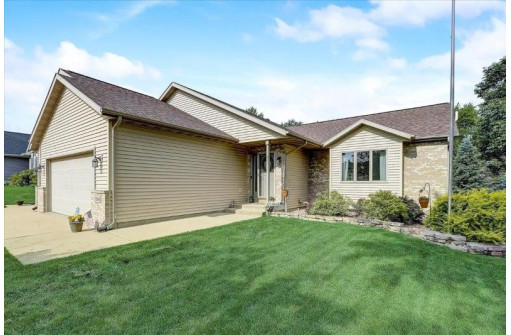 3268 Edmonton Dr, Sun Prairie, WI 53590