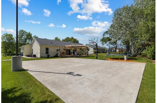 2619 Dorn Dr, Portage, WI 53901