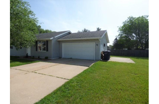 3107 Glenbarr Dr, Janesville, WI 53548-9242