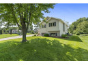 521 Meadow Ln, Columbus, WI 53925