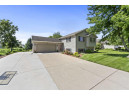 521 Meadow Ln, Columbus, WI 53925