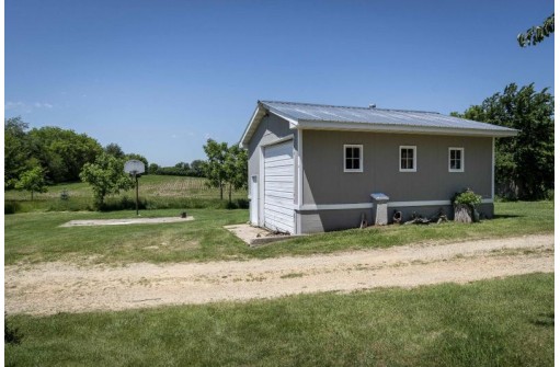 965 Hwy 14, Oregon, WI 53575