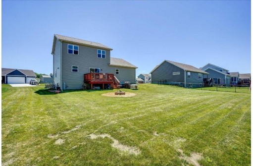 636 Water Tower Dr, Marshall, WI 53559